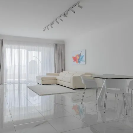 Seafront Elegance With Pool Apartment Sliema Exterior photo