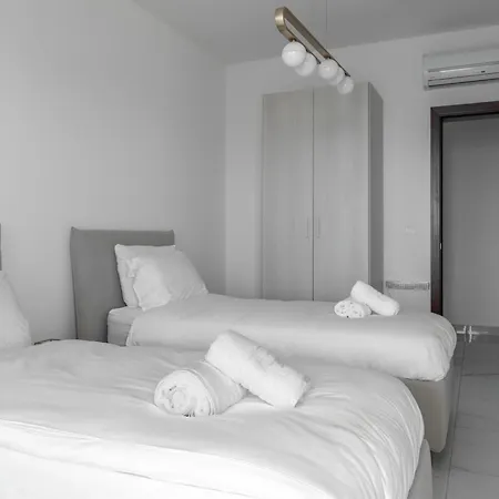 Seafront Elegance With Pool Apartment Sliema Exterior photo