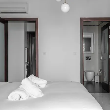 Seafront Elegance With Pool Apartment Sliema Exterior photo