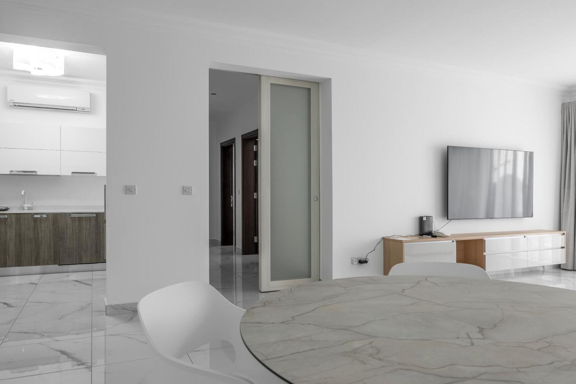 Appartement Seafront Elegance With Pool