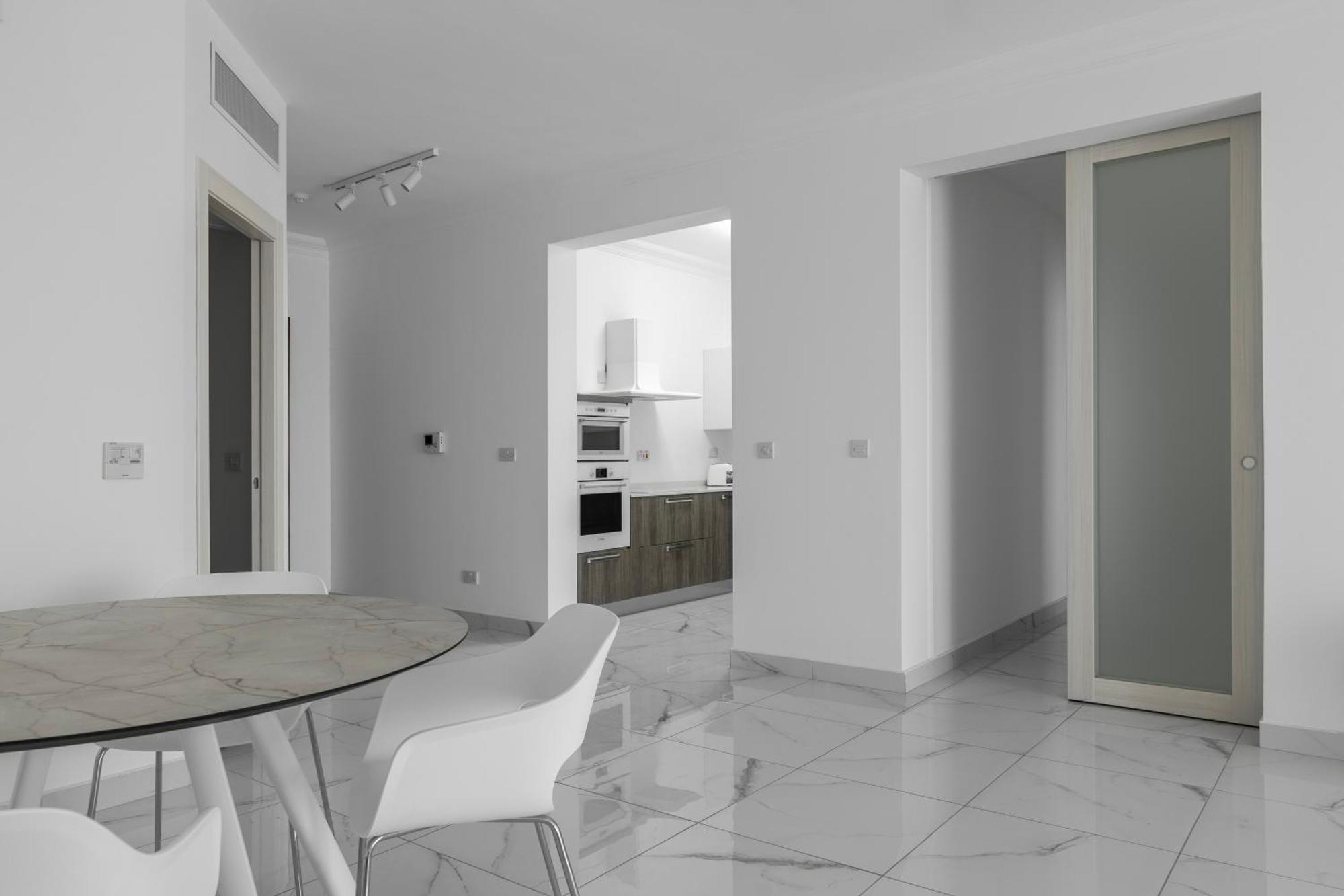 Seafront Elegance With Pool Appartement Sliema